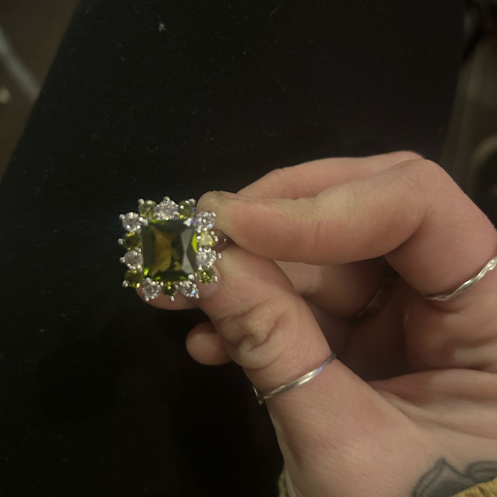 Elegant Silver and Green Gemstone Ring